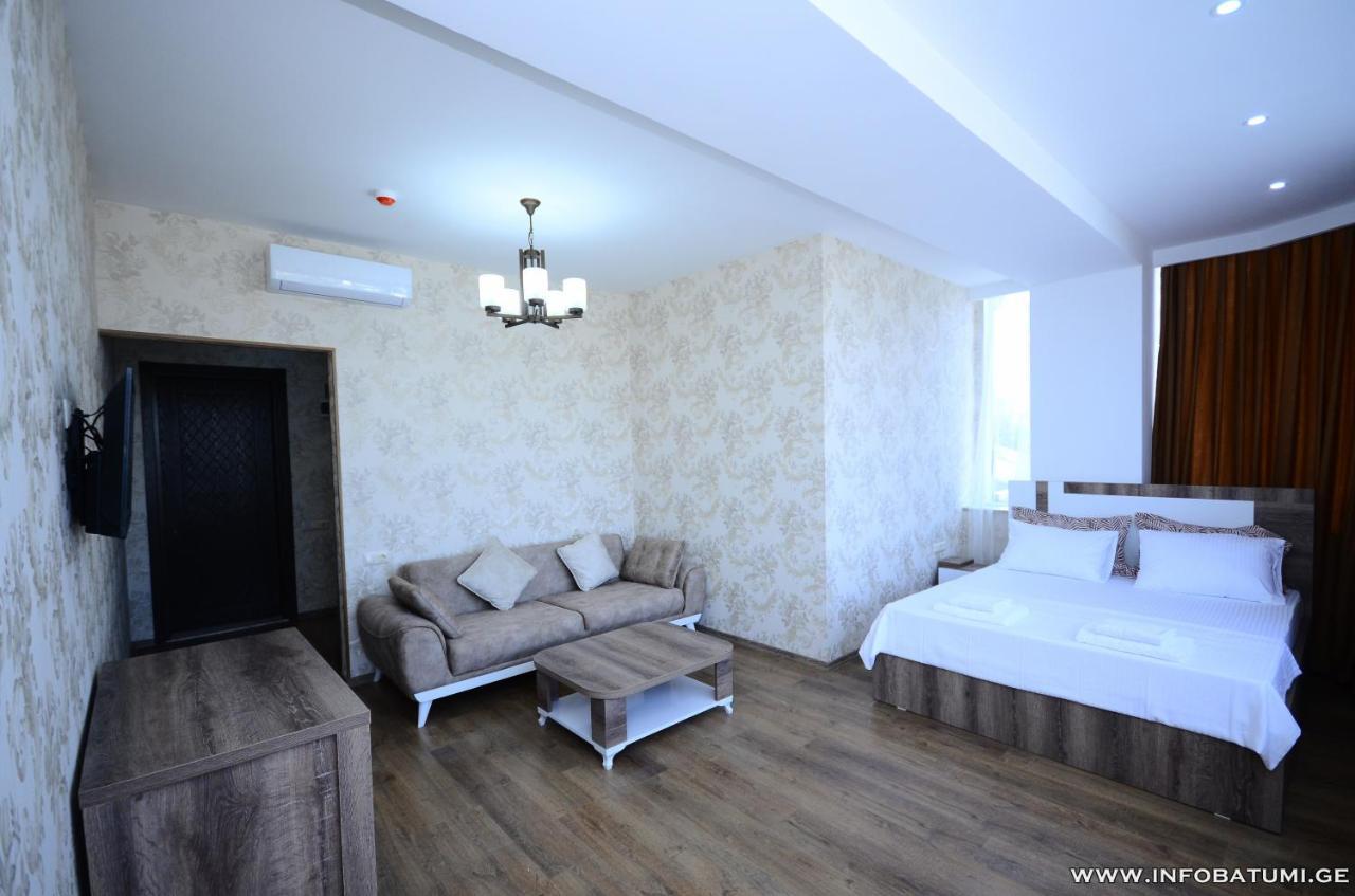 Dream Tower Hotel Batumi Bagian luar foto