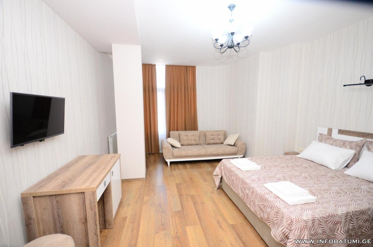 Dream Tower Hotel Batumi Bagian luar foto