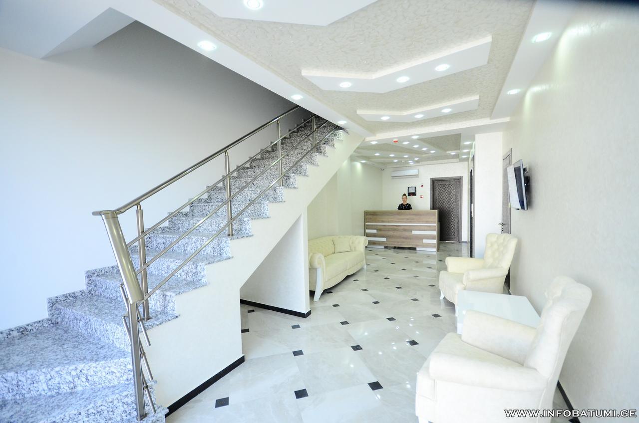 Dream Tower Hotel Batumi Bagian luar foto