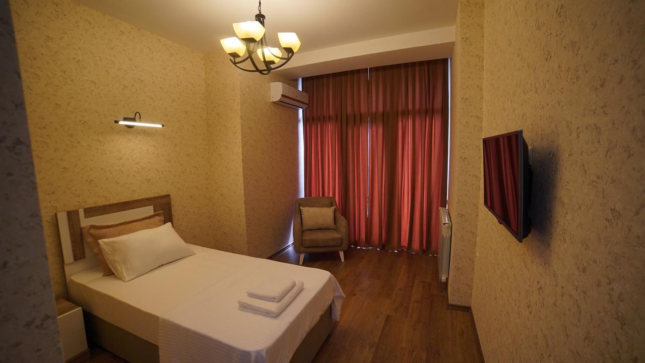 Dream Tower Hotel Batumi Bagian luar foto
