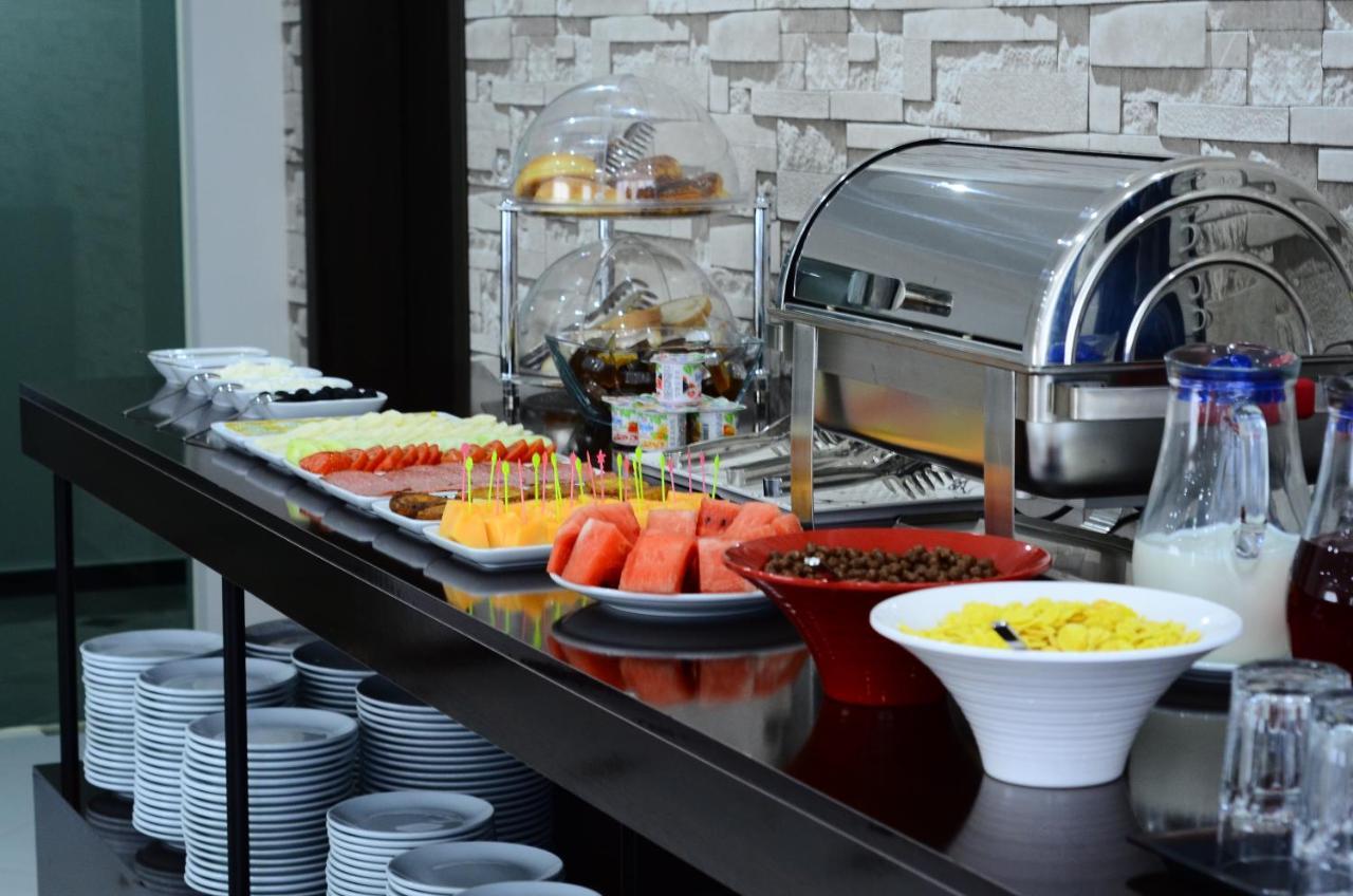 Dream Tower Hotel Batumi Bagian luar foto