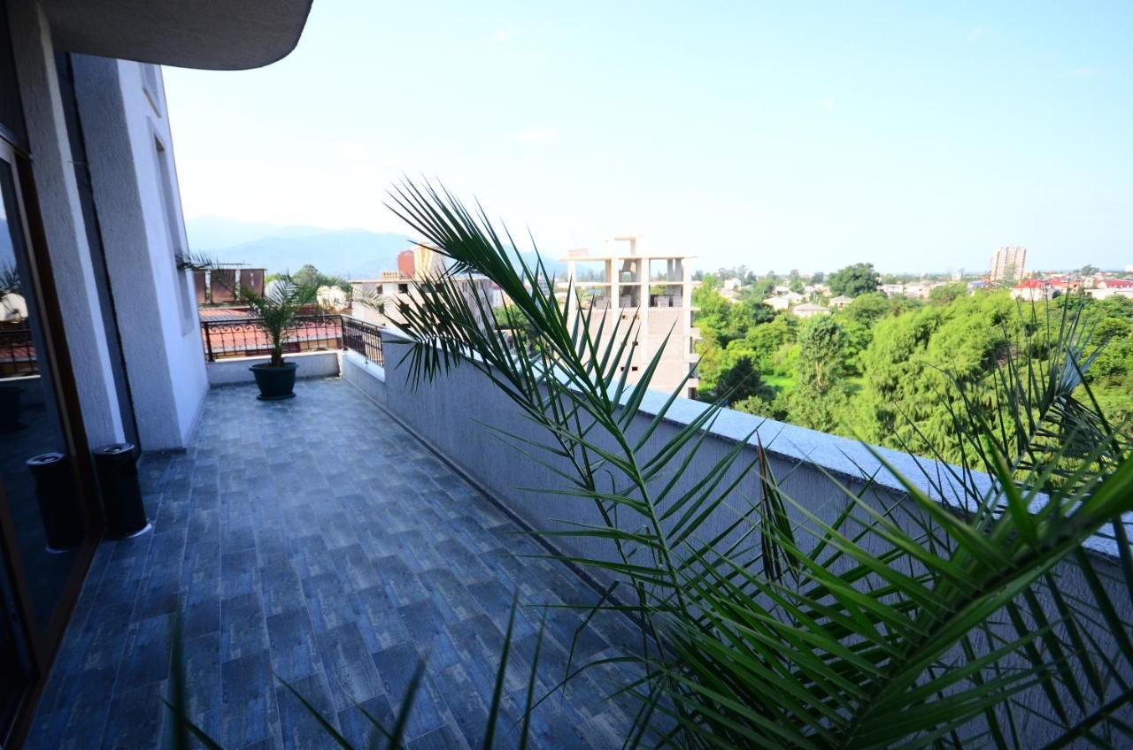 Dream Tower Hotel Batumi Bagian luar foto